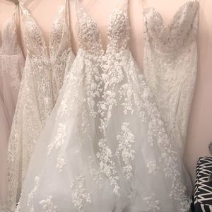 Calls Blanche 
Joanne (19254) Wedding Dress